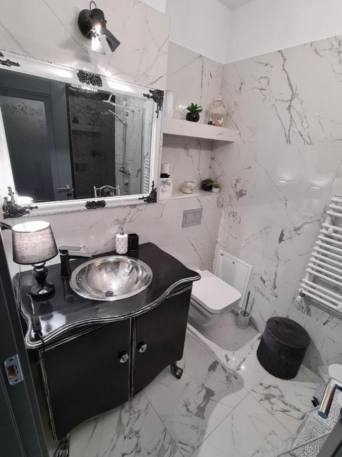 Parisian Apartment Cluj ภายนอก รูปภาพ
